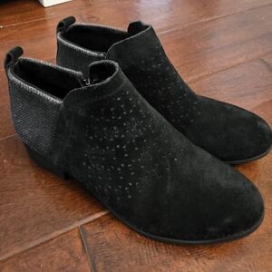 Toms Black Ankle Booties with Suede Finish